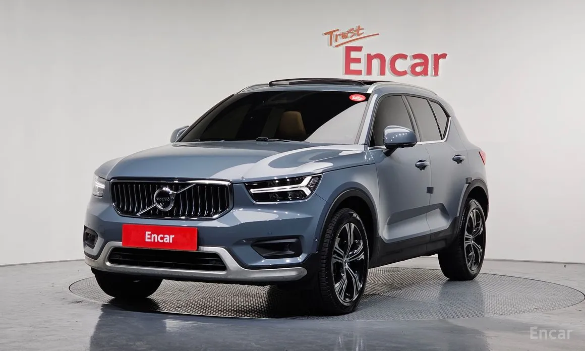 Фото 1 - Volvo XC40