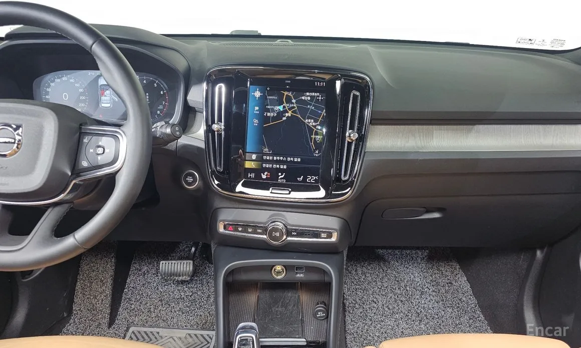 Фото 14 - Volvo XC40