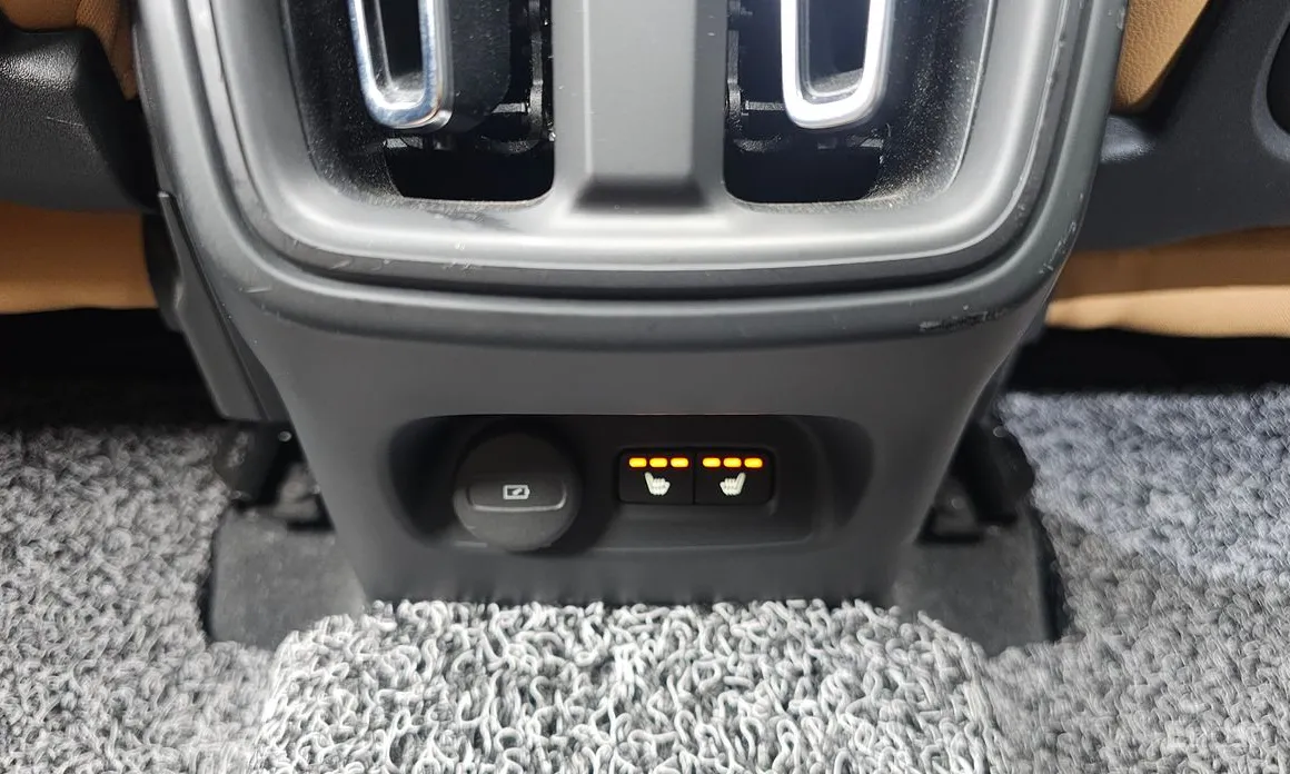 Фото 18 - Volvo XC40