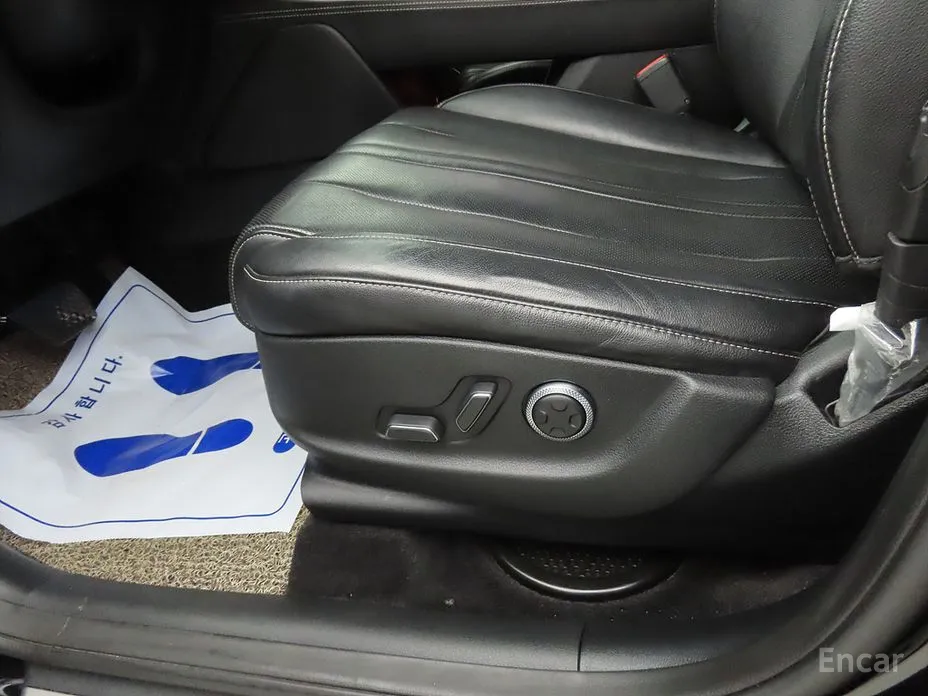 Фото 16 - Genesis GV80