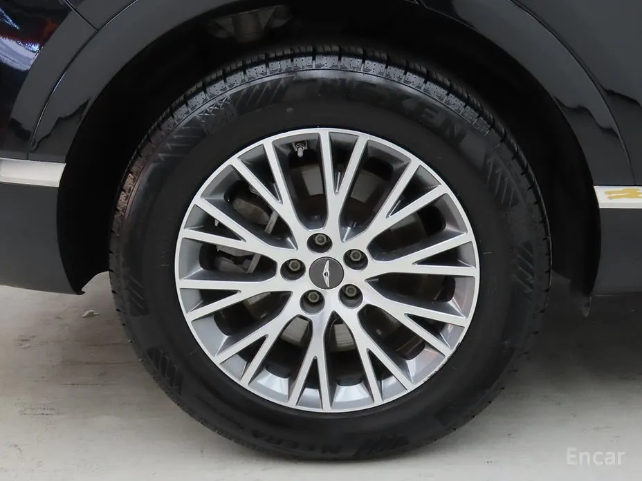 Фото 20 - Genesis GV80