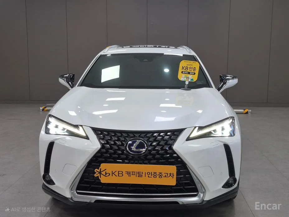 Фото 3 - Lexus UX