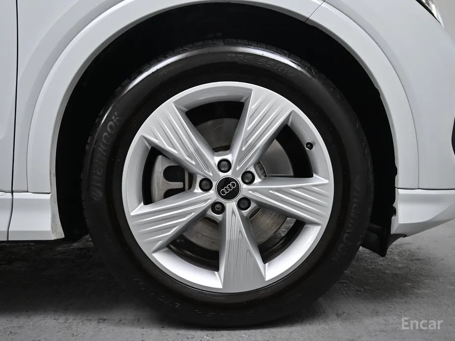 Фото 5 - Audi Q4 e-tron