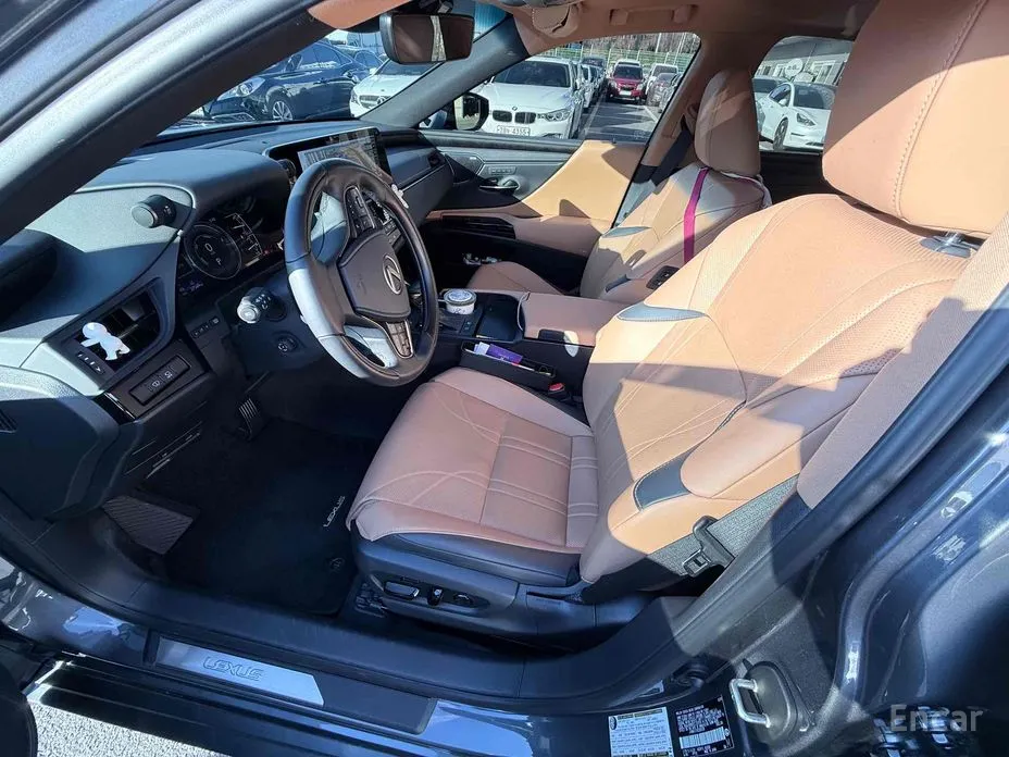 Фото 10 - Lexus ES