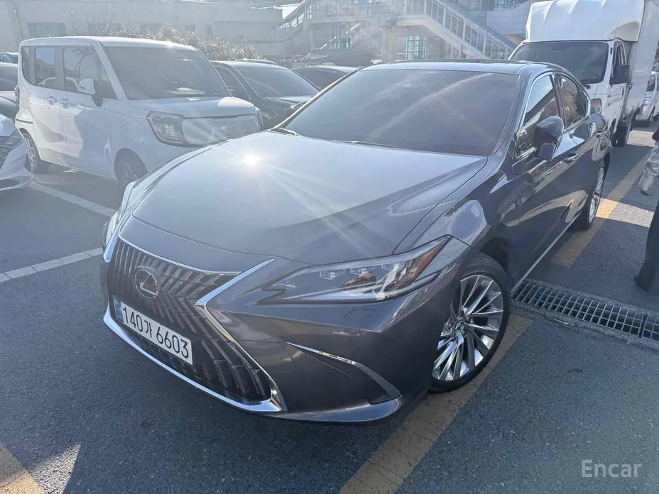Фото 2 - Lexus ES