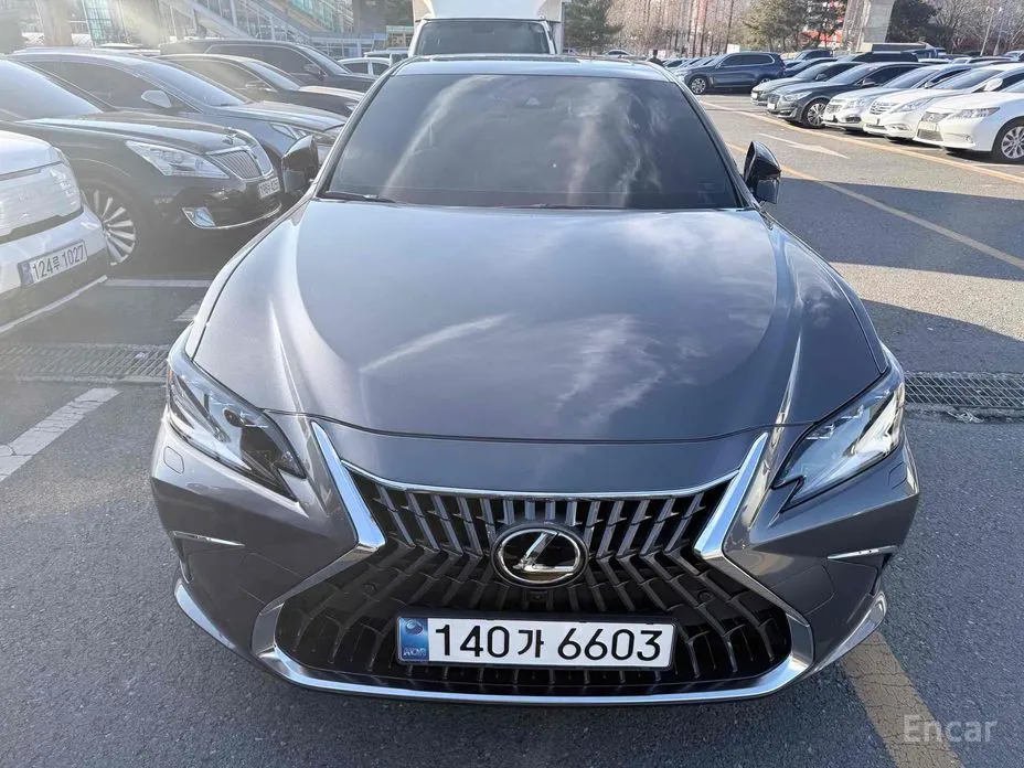 Фото 7 - Lexus ES