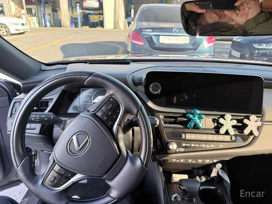 Фото 8 - Lexus ES