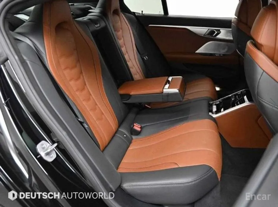 Фото 12 - BMW 8 Series