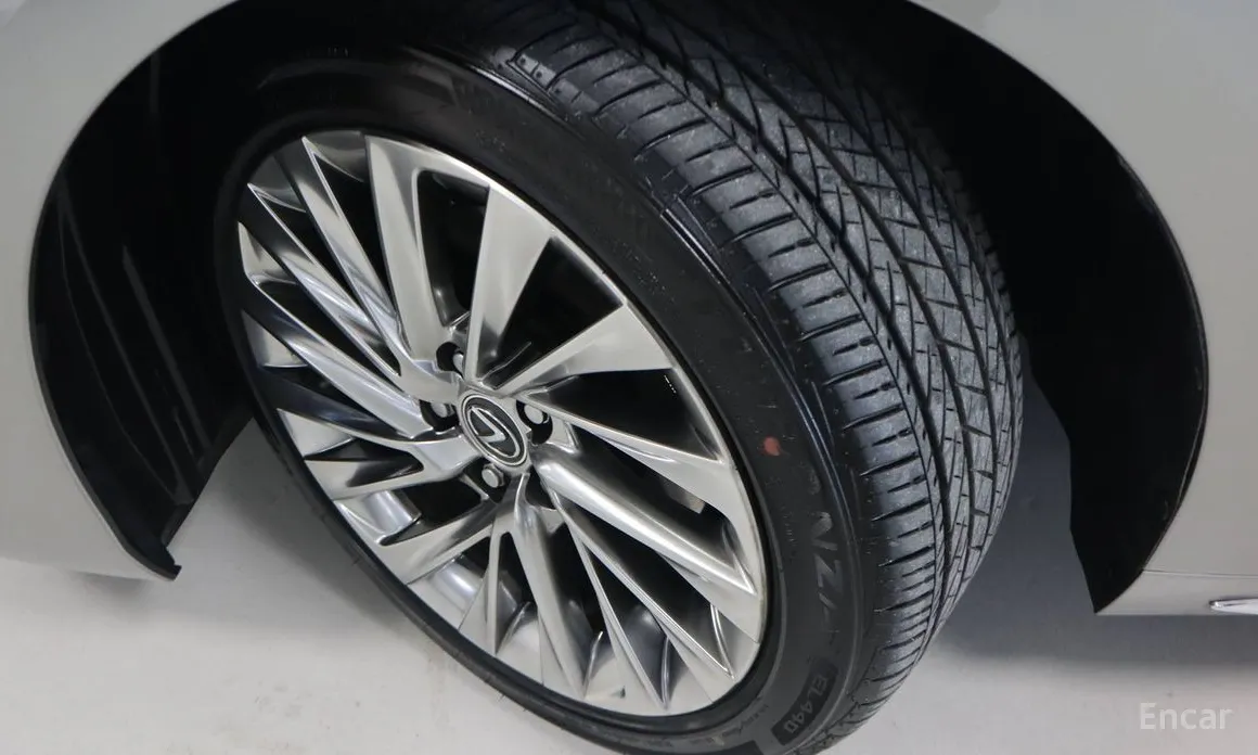 Фото 5 - Lexus ES