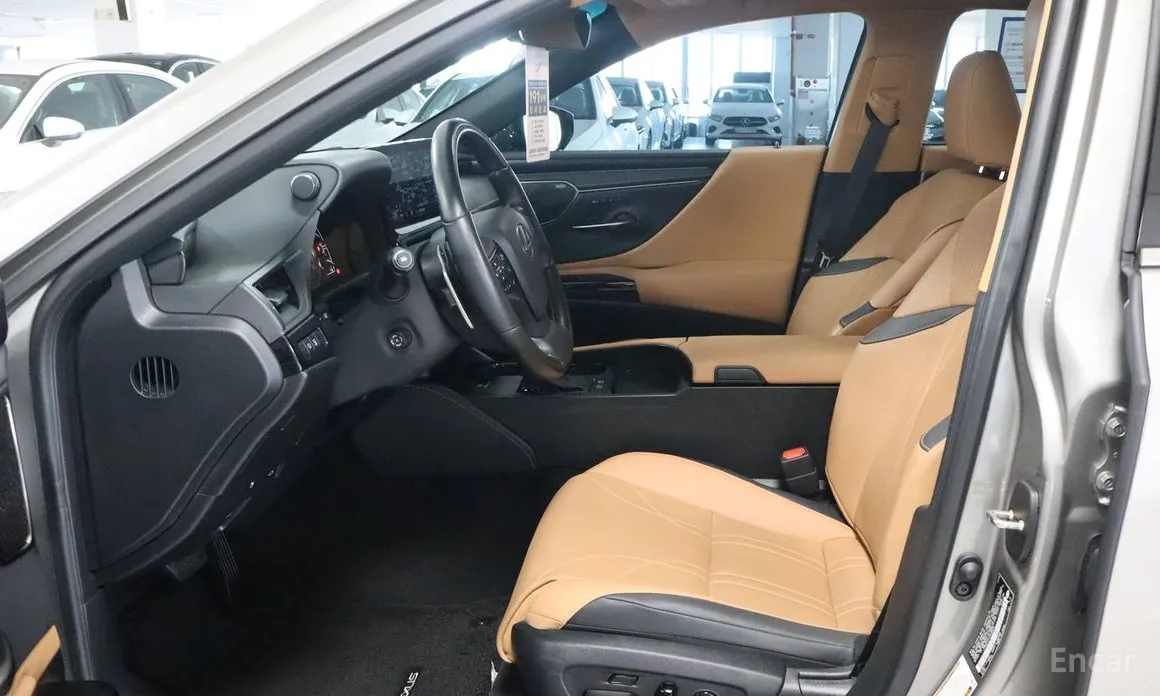 Фото 9 - Lexus ES