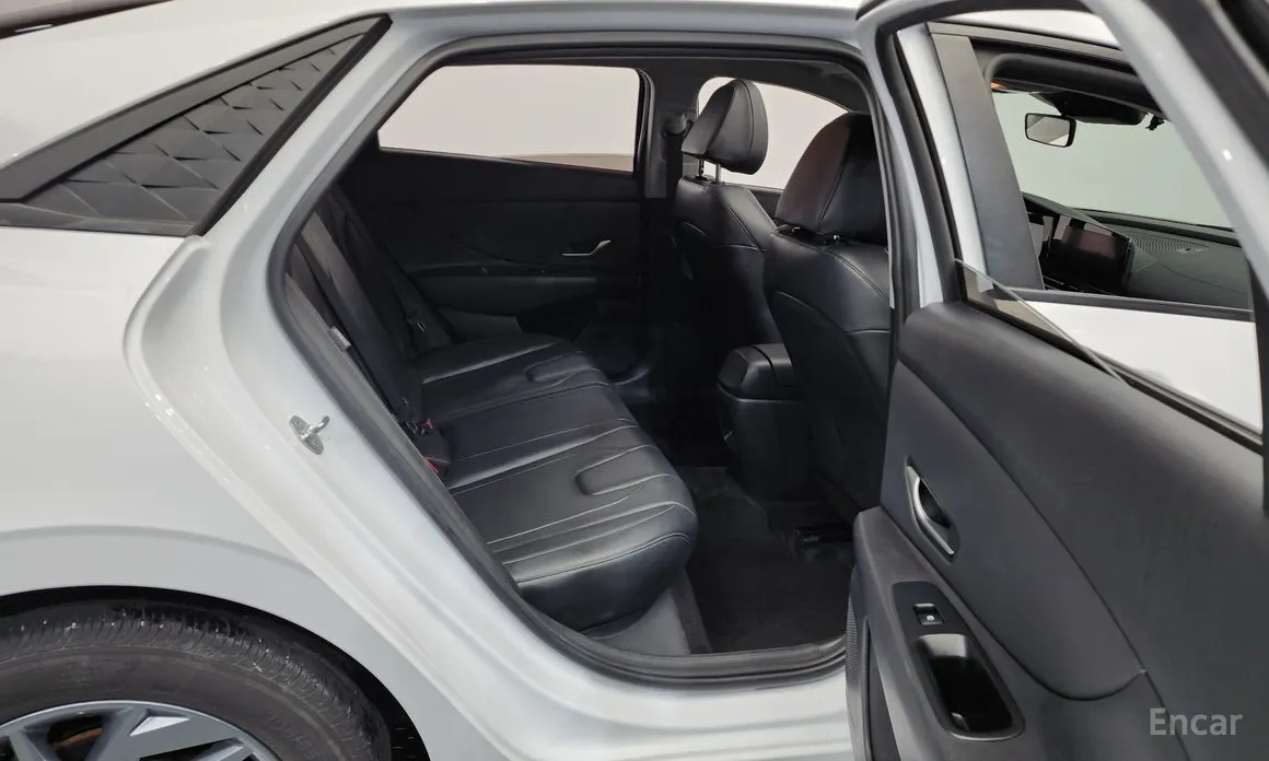 Фото 12 - Hyundai Avante