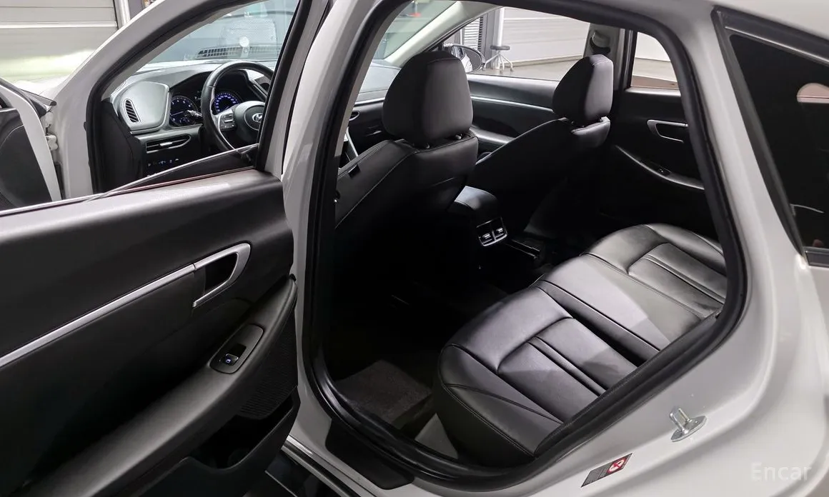 Фото 11 - Hyundai Sonata