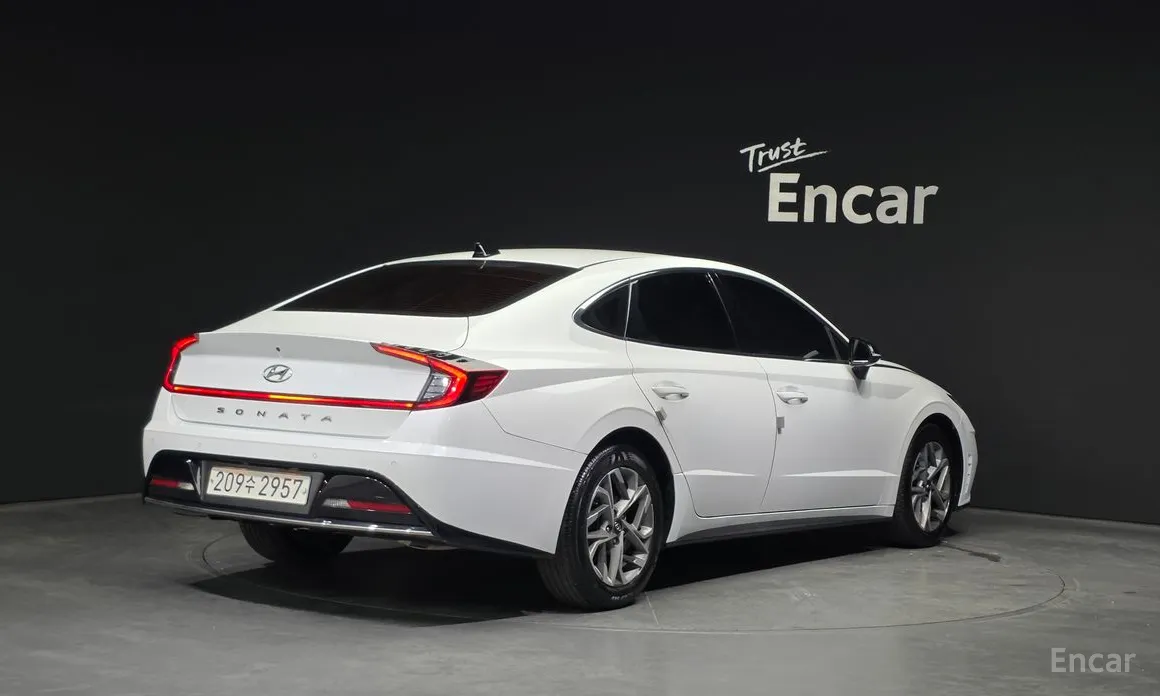 Фото 2 - Hyundai Sonata