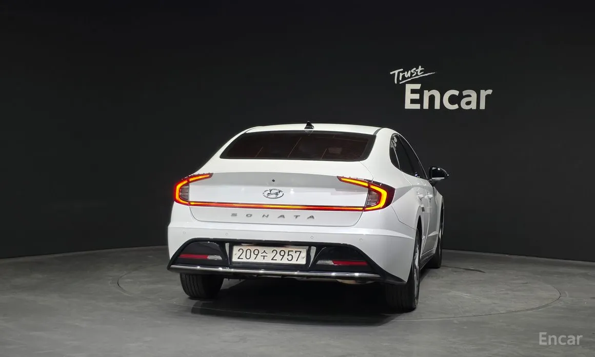 Фото 4 - Hyundai Sonata