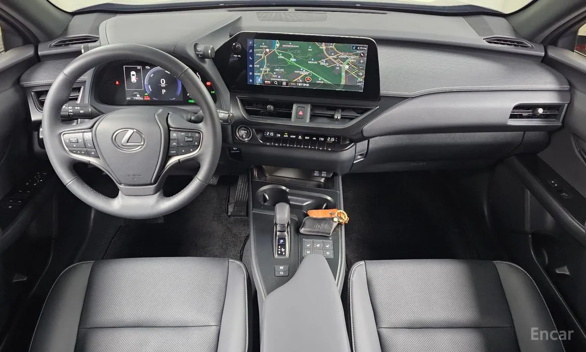 Фото 7 - Lexus UX