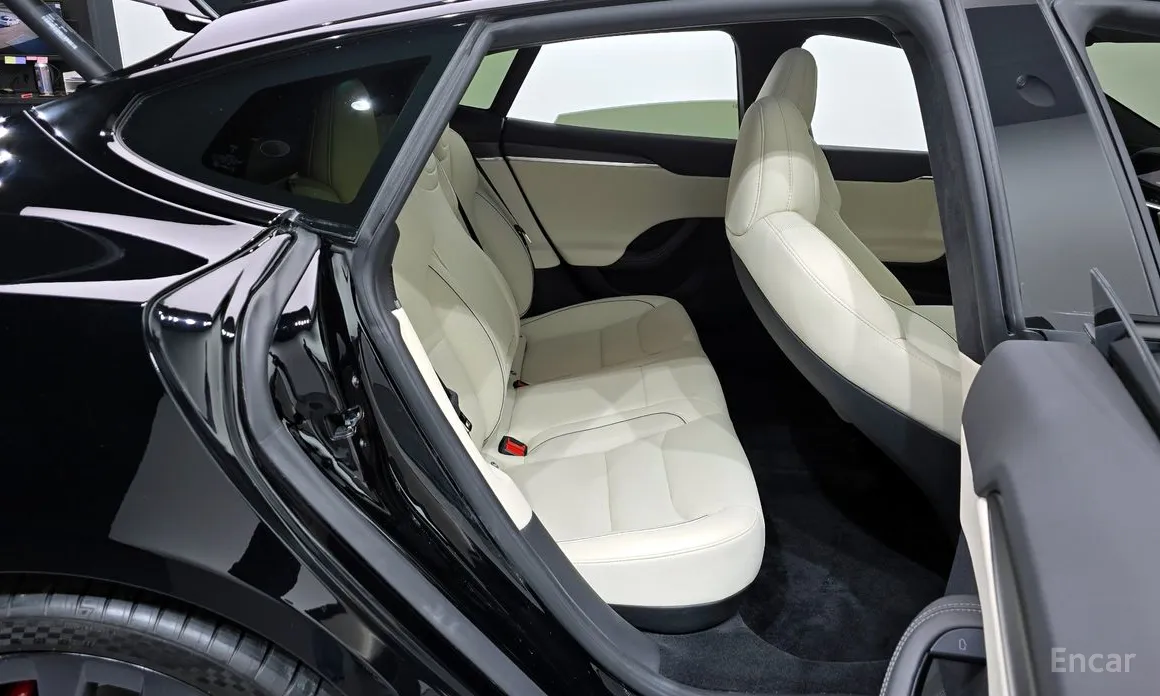 Фото 12 - Tesla Model S