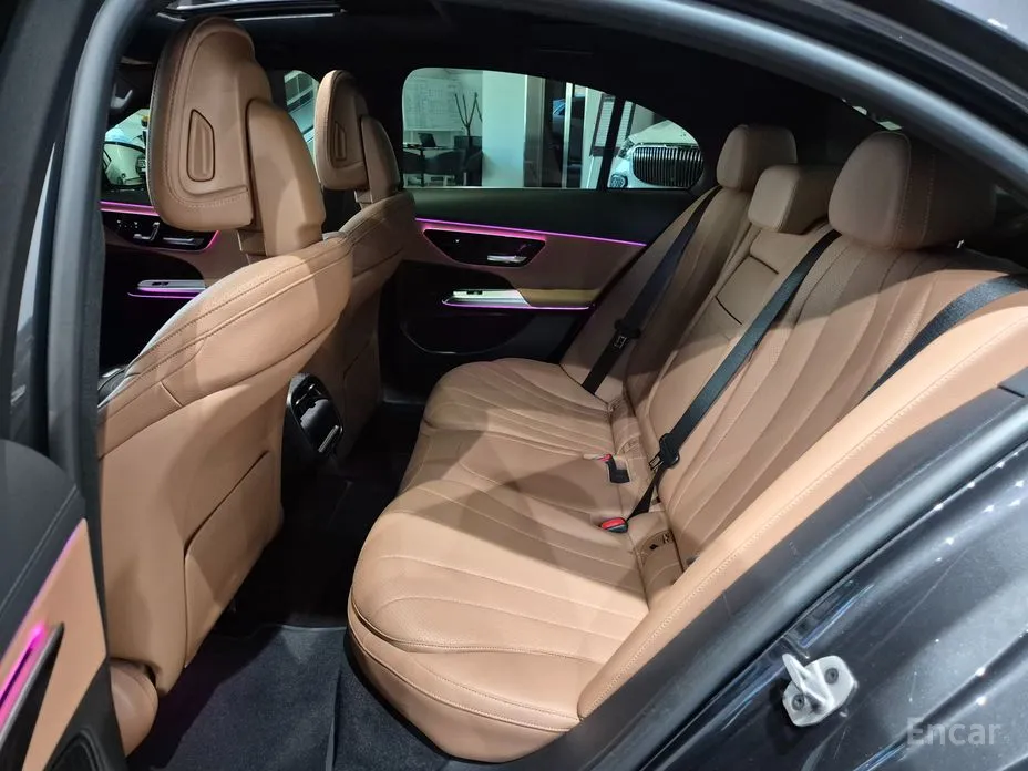 Фото 11 - Mercedes-Benz E-Class