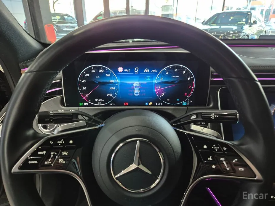 Фото 12 - Mercedes-Benz E-Class