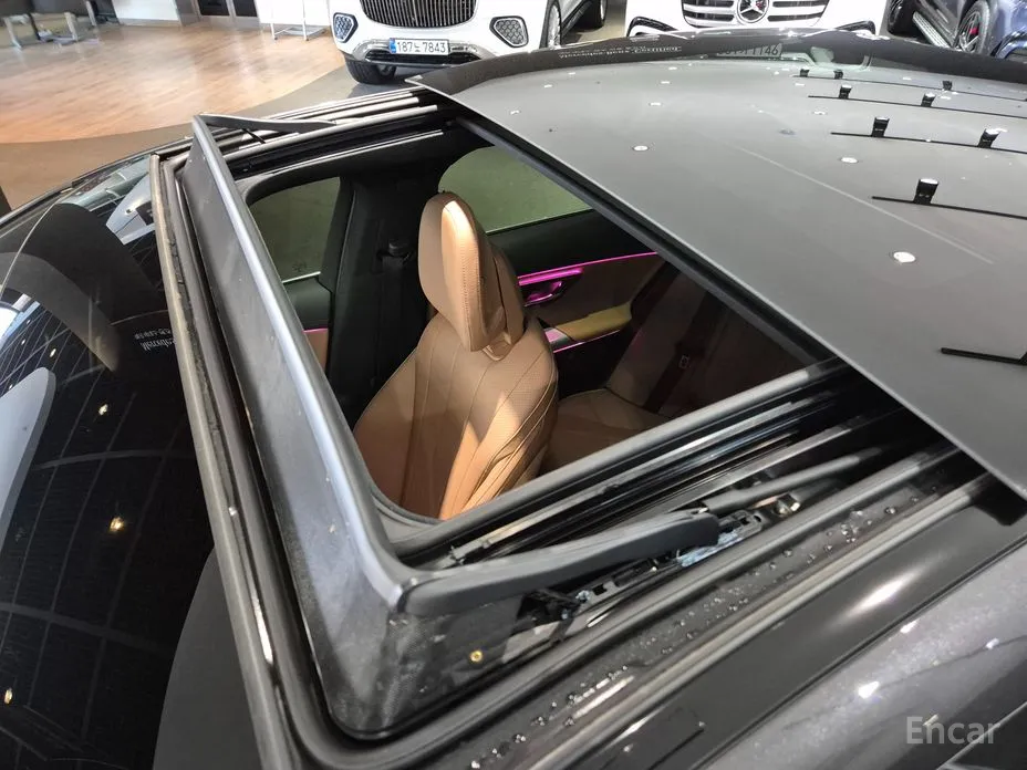 Фото 19 - Mercedes-Benz E-Class