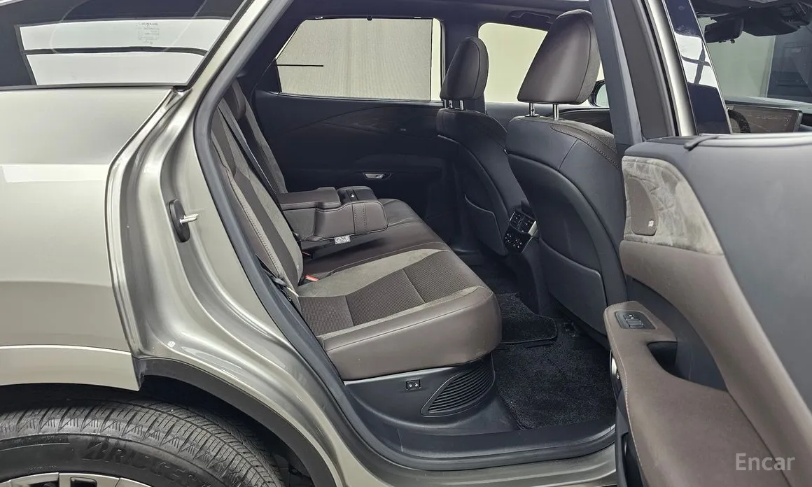 Фото 12 - Lexus RX