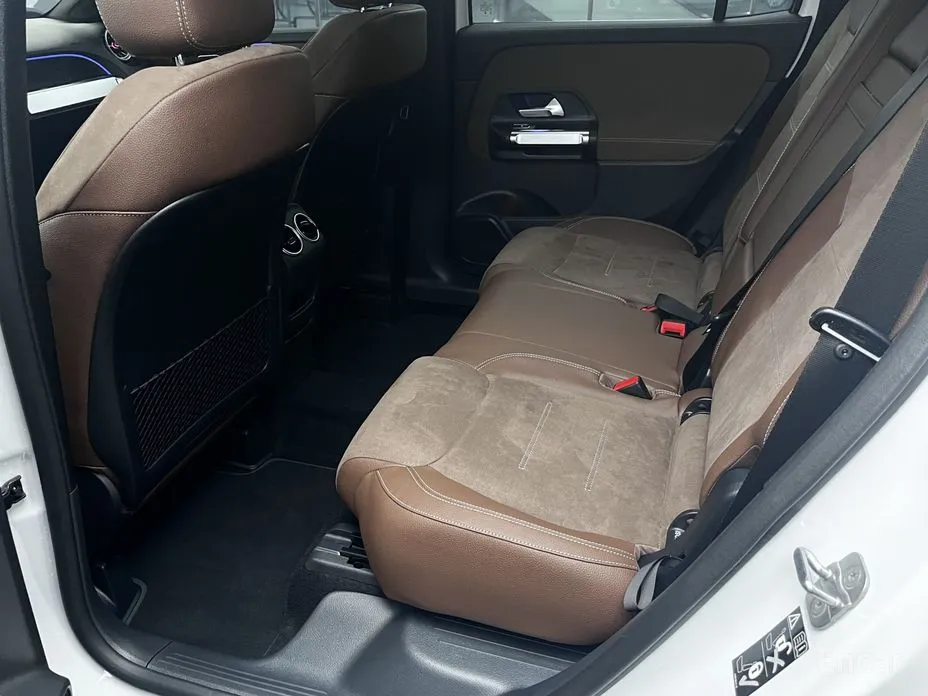 Фото 11 - Mercedes-Benz GLB-Class