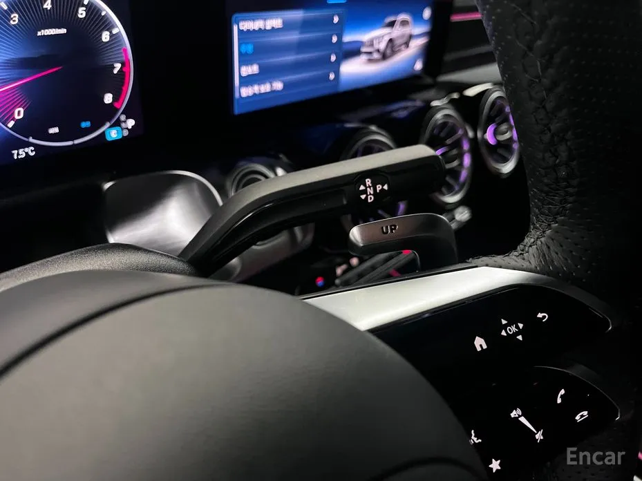 Фото 9 - Mercedes-Benz GLB-Class