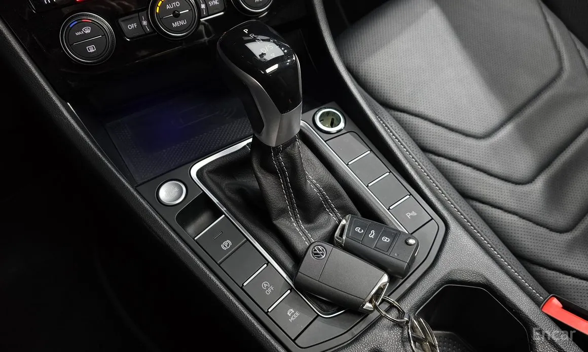 Фото 9 - Volkswagen Jetta