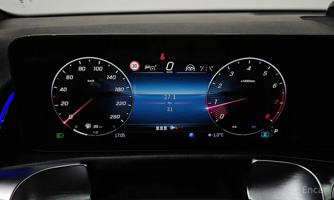 Фото 8 - Mercedes-Benz GLB-Class