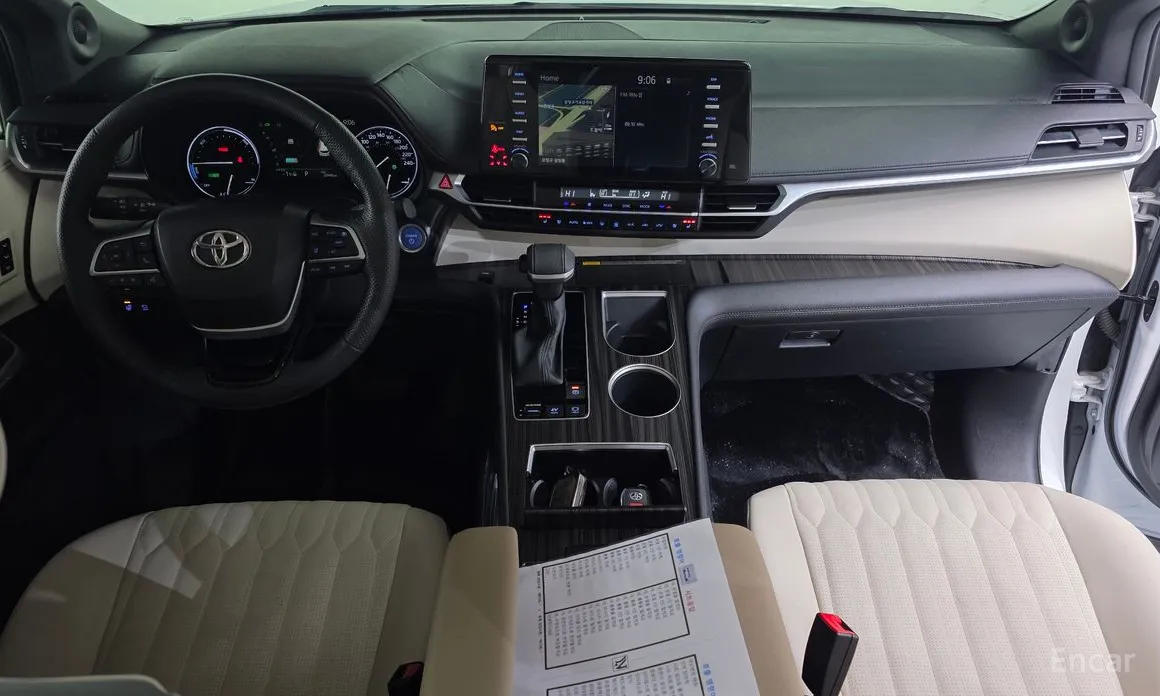 Photo 7 - Toyota Sienna