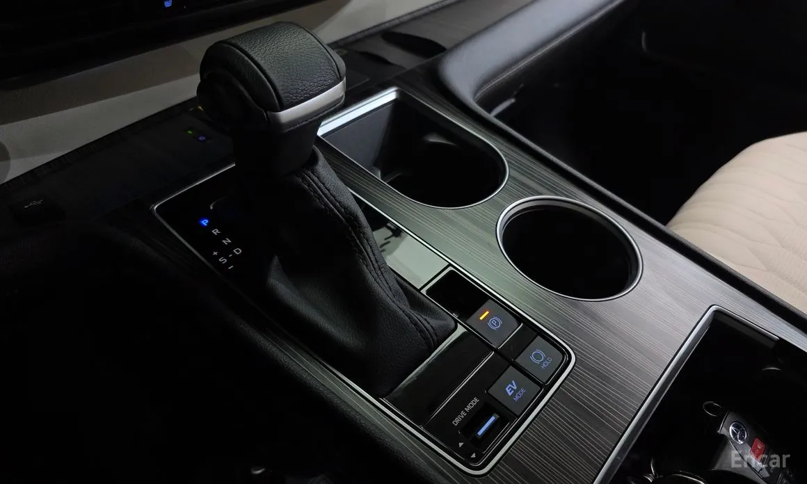 Photo 9 - Toyota Sienna