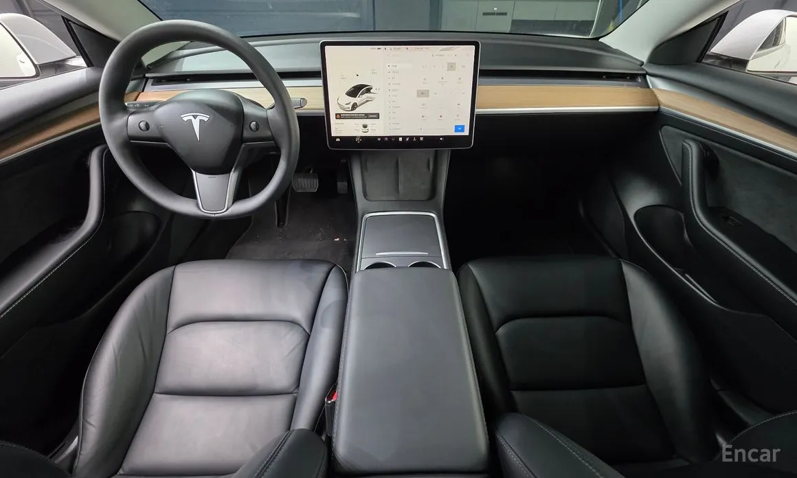 Photo 7 - Tesla Model 3