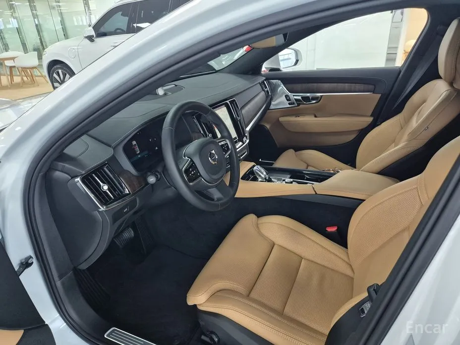 Фото 13 - Volvo S90