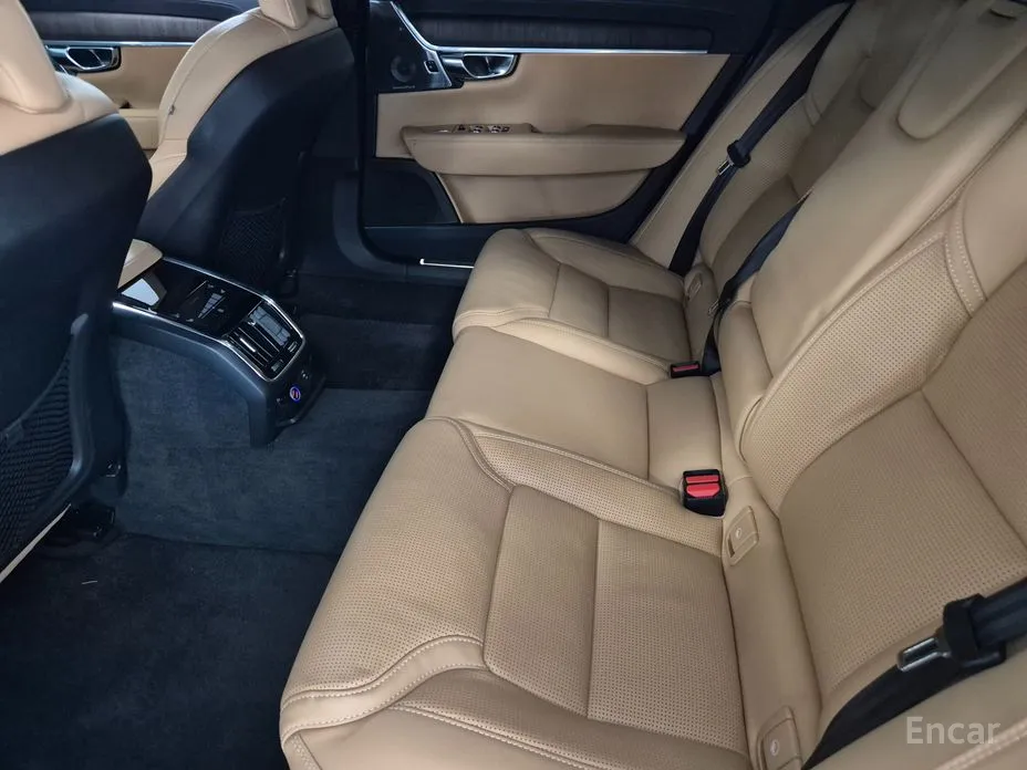 Фото 14 - Volvo S90