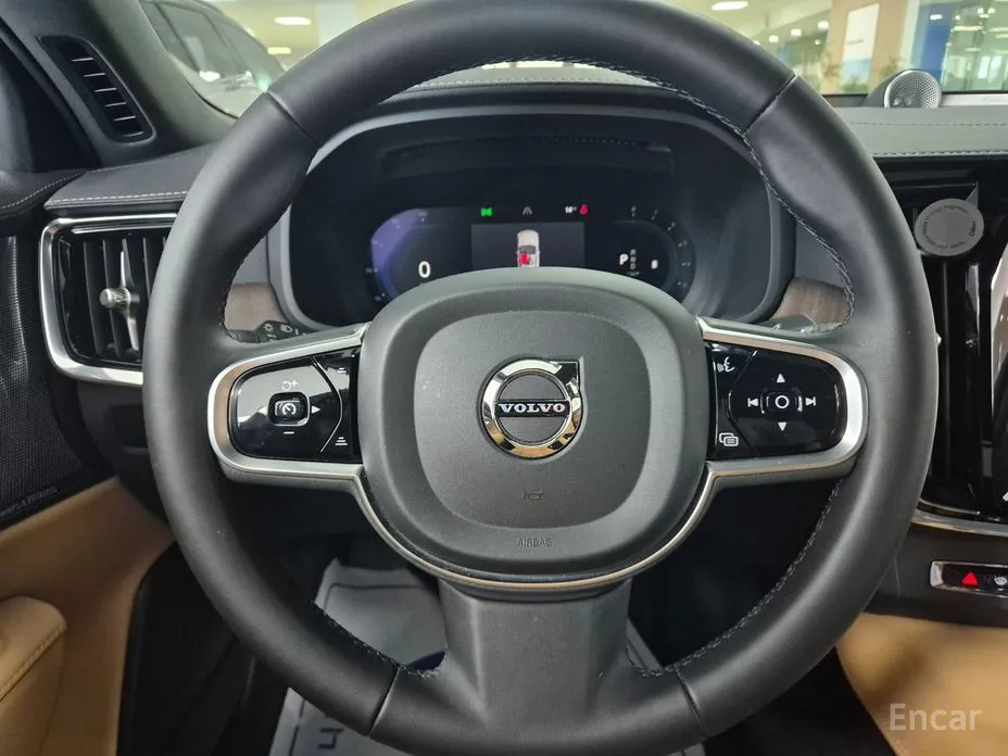 Фото 15 - Volvo S90