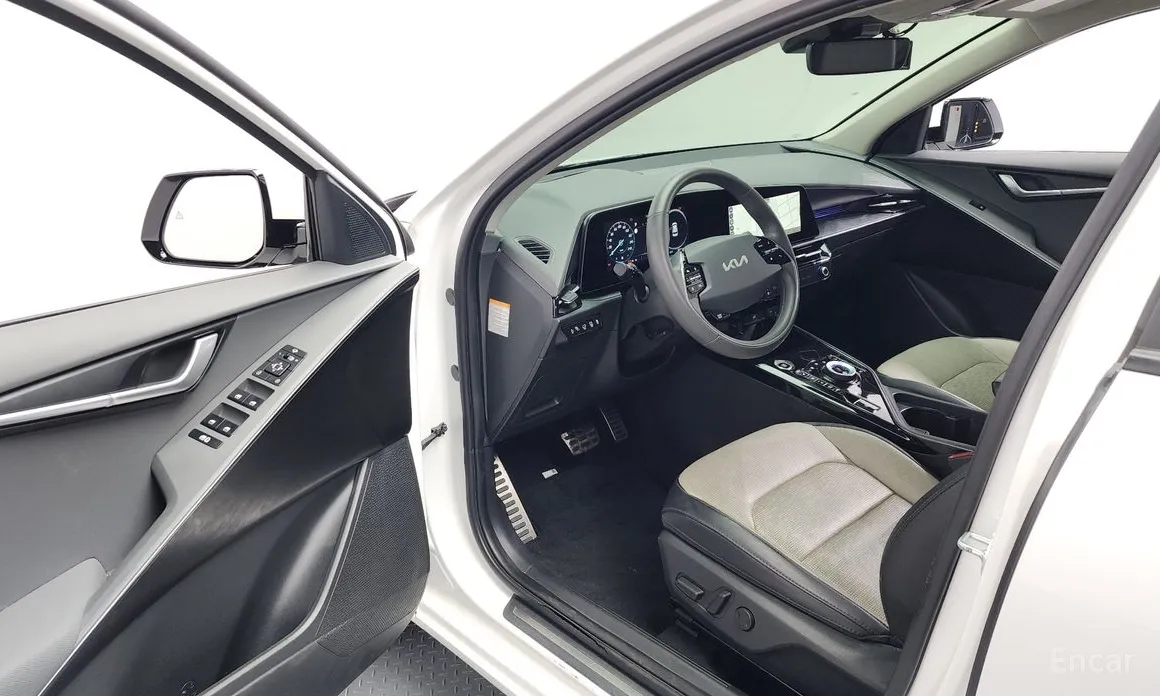 Фото 10 - Kia Niro