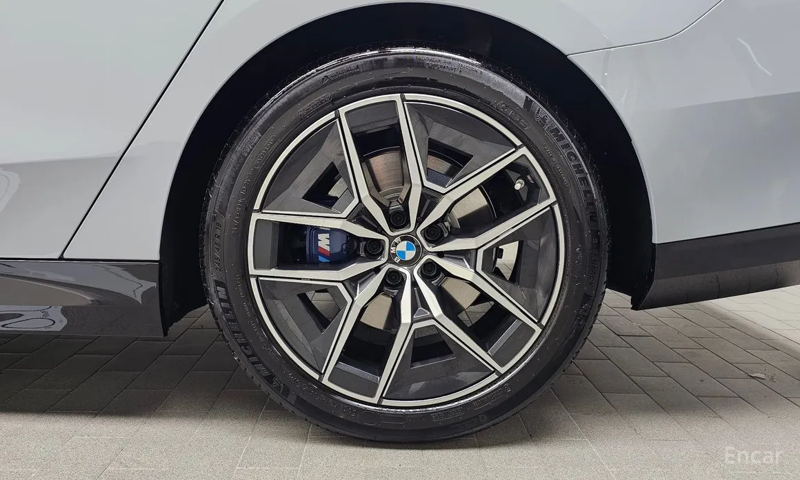 Фото 5 - BMW 5 Series