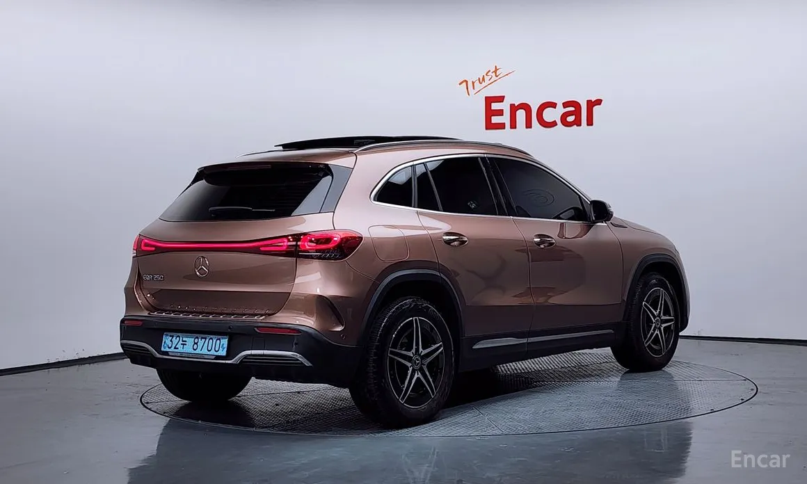 Фото 2 - Mercedes-Benz EQA