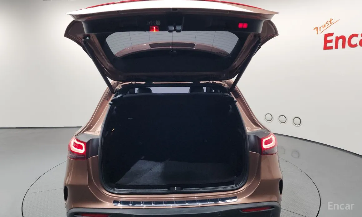 Фото 20 - Mercedes-Benz EQA