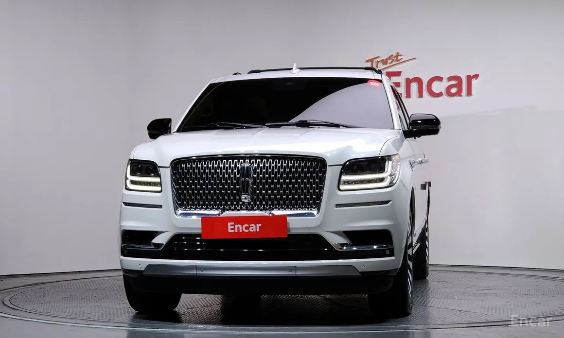 Фото 3 - Lincoln Navigator