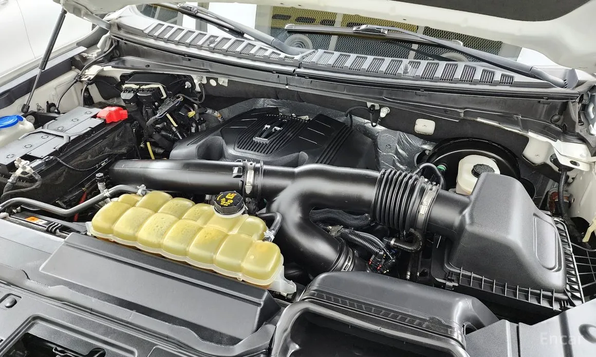 Фото 6 - Lincoln Navigator