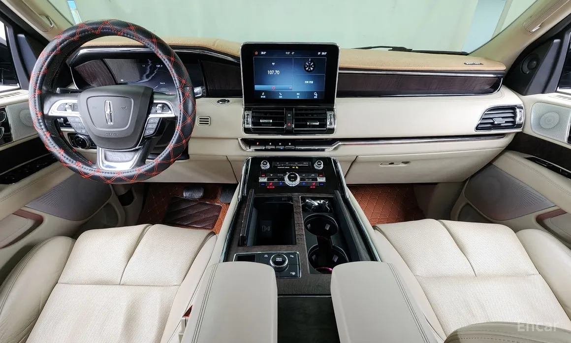 Фото 7 - Lincoln Navigator