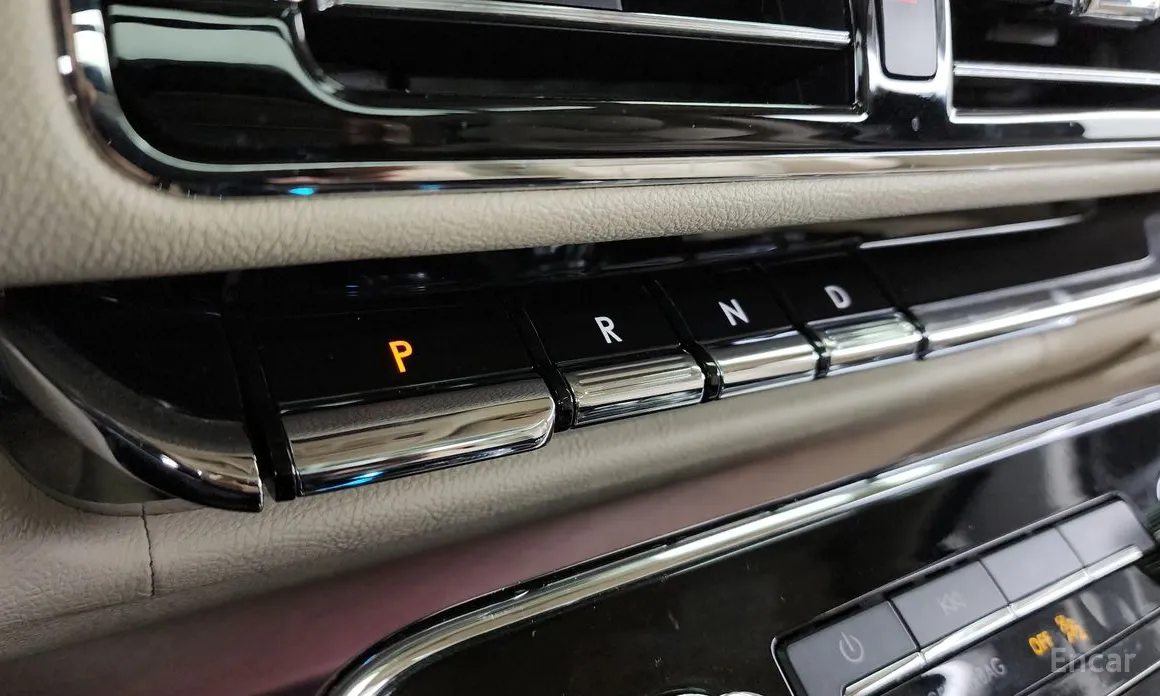 Фото 9 - Lincoln Navigator