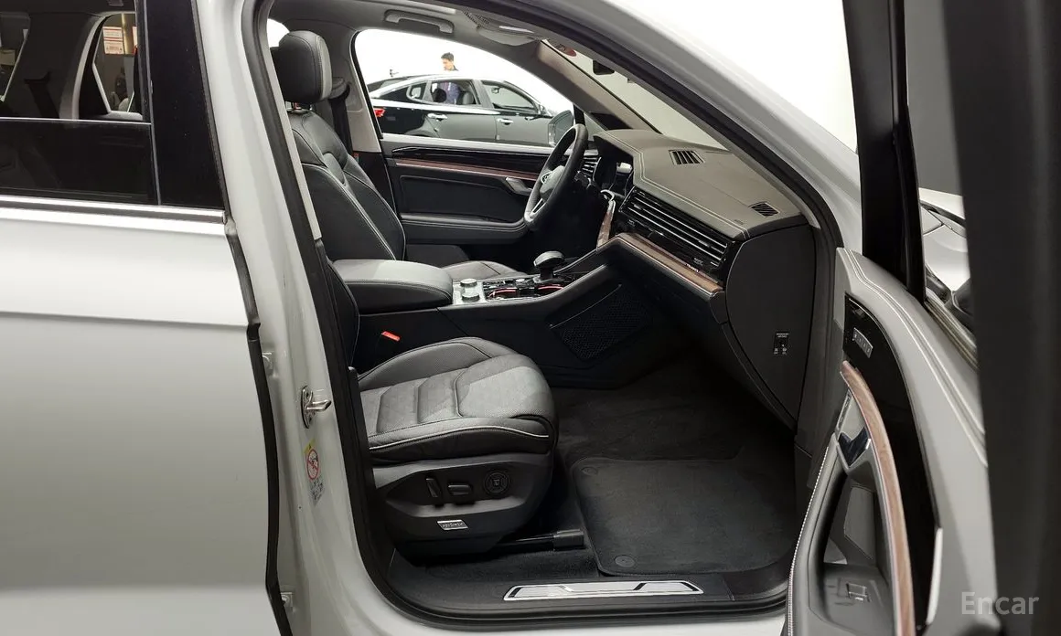 Фото 11 - Volkswagen Touareg