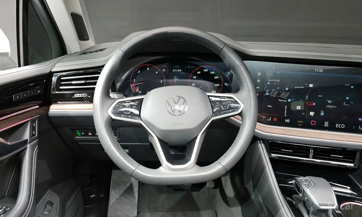 Фото 13 - Volkswagen Touareg