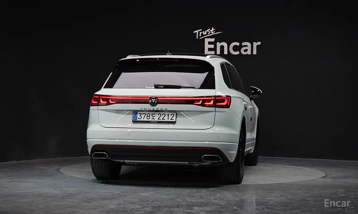 Фото 4 - Volkswagen Touareg