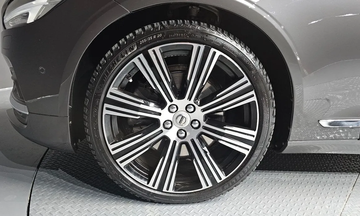 Фото 5 - Volvo S90