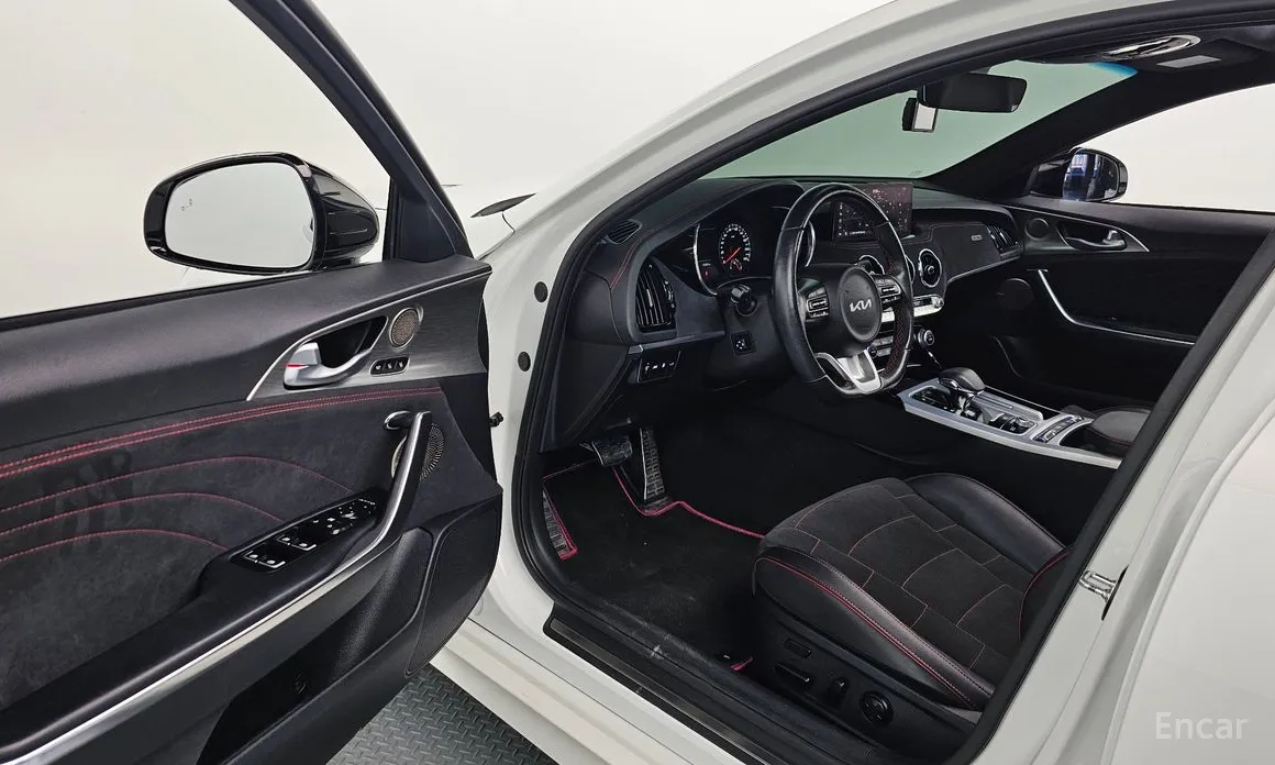 Фото 12 - Kia Stinger