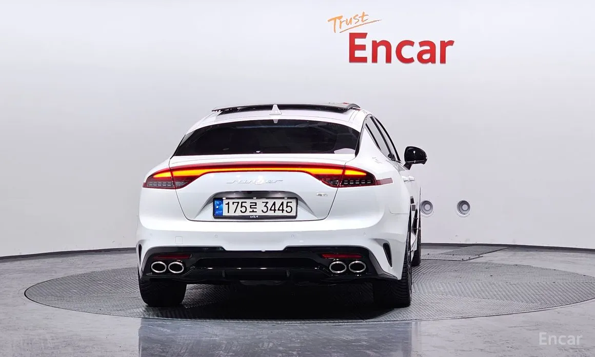 Фото 4 - Kia Stinger