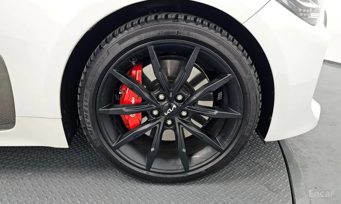 Фото 5 - Kia Stinger