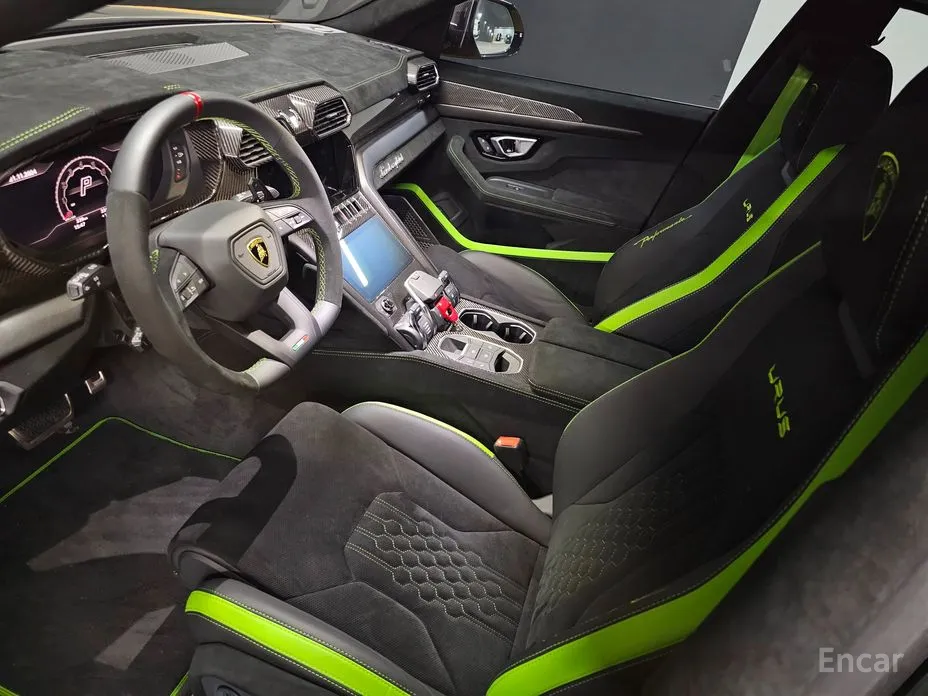 Фото 11 - Lamborghini Urus